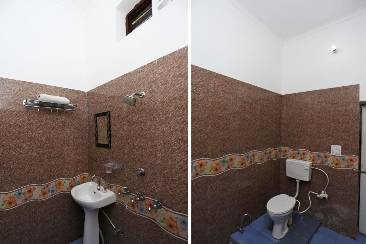 Oyo 29517 Hotel Barsana Palace Chhata Kültér fotó